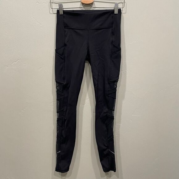 Lululemon Speed Up Tight *Mesh 28" in Black - Size: 4 - Picture 2 of 12